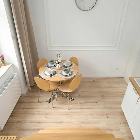 Wierzbiecice For 4 Guests Near The Center Of By Renters *