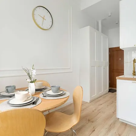 Wierzbiecice For 4 Guests Near The Center Of By Renters * Posen